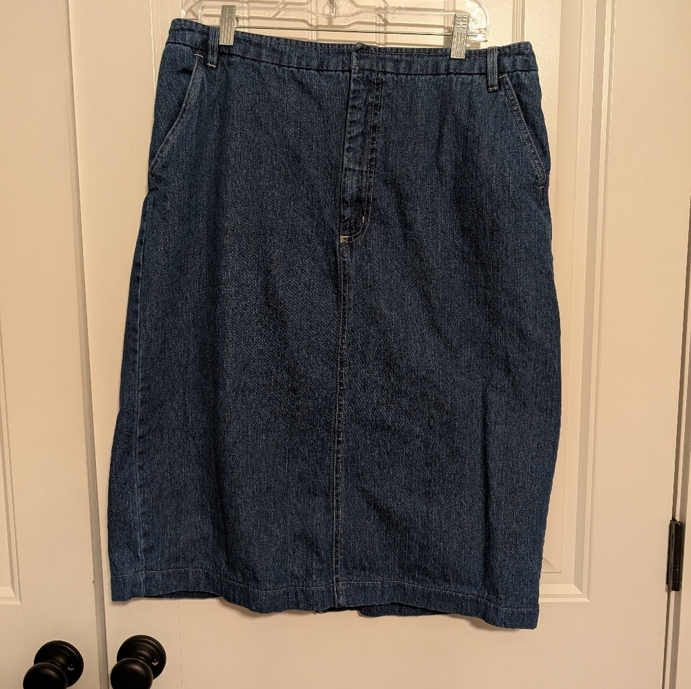 Women's jean skirt size 14